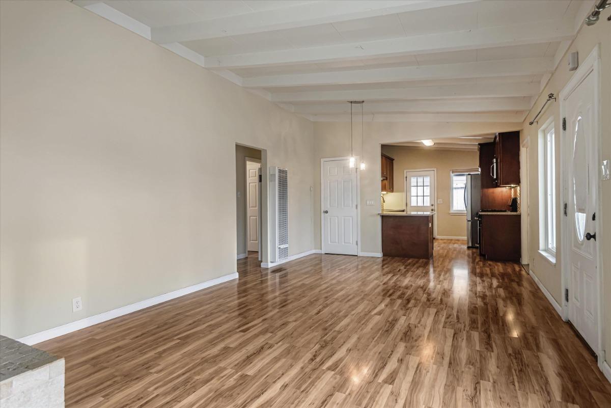 Detail Gallery Image 4 of 29 For 1143 Cobb St #1,  San Mateo,  CA 94401 - 3 Beds | 2 Baths