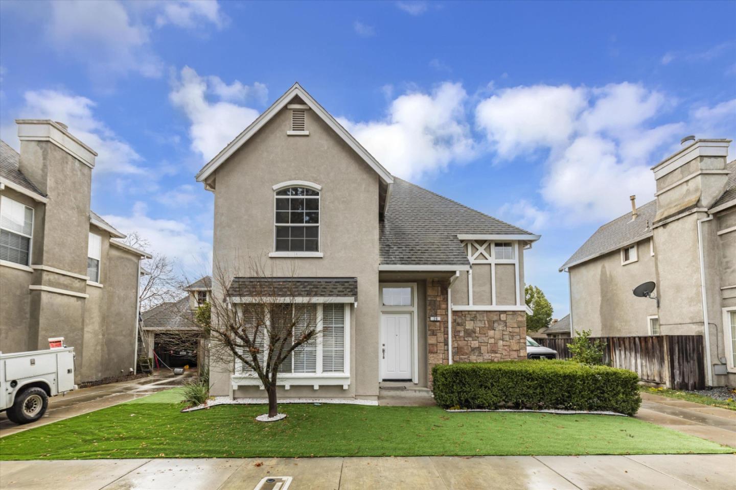 Detail Gallery Image 1 of 40 For 20 Canterbury Pl, Gilroy,  CA 95020 - 3 Beds | 2/1 Baths