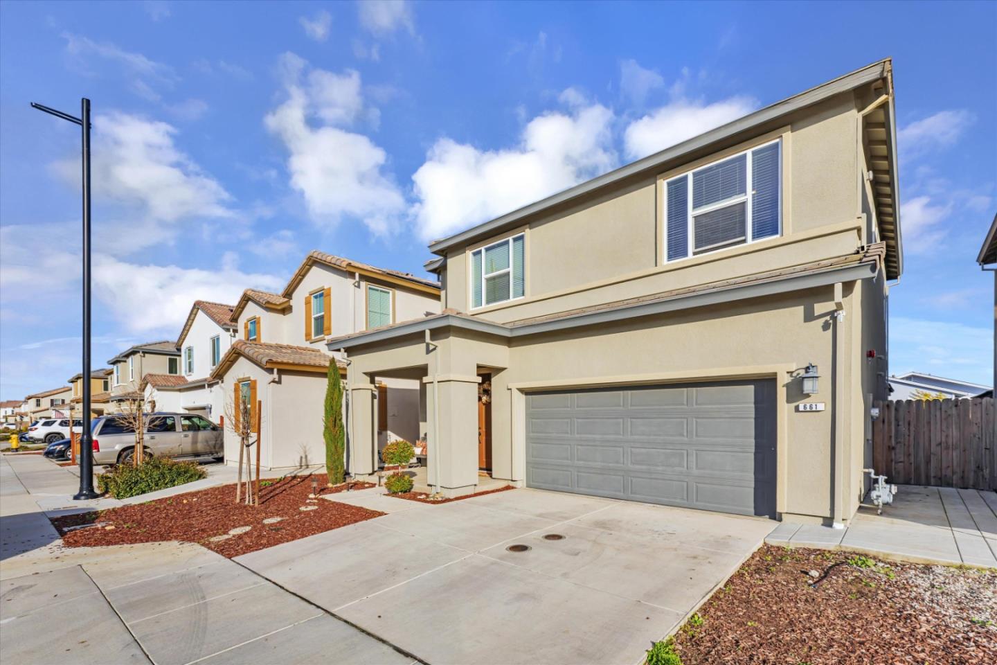 Detail Gallery Image 3 of 36 For 661 Duran Ct, Hollister,  CA 95023 - 3 Beds | 2/1 Baths