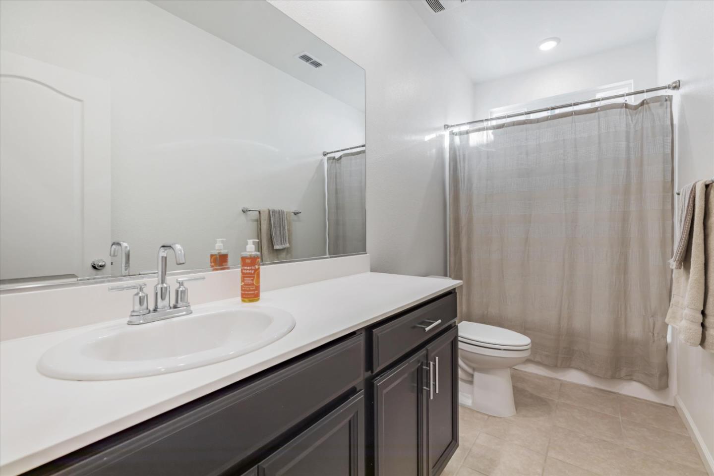 Detail Gallery Image 30 of 36 For 661 Duran Ct, Hollister,  CA 95023 - 3 Beds | 2/1 Baths