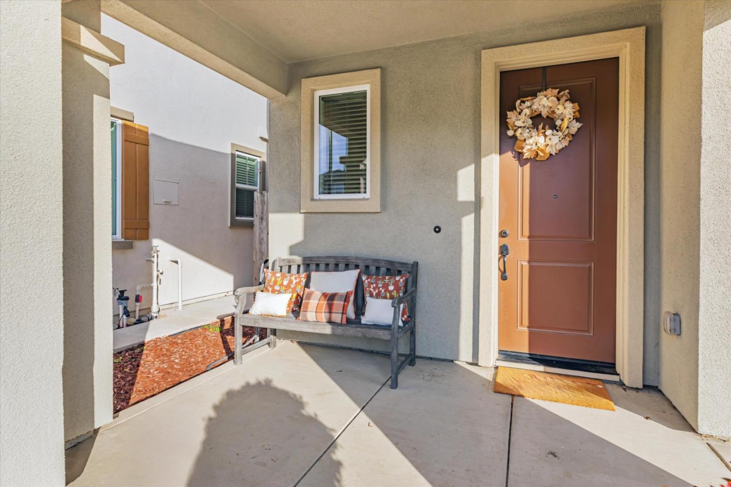 Detail Gallery Image 4 of 36 For 661 Duran Ct, Hollister,  CA 95023 - 3 Beds | 2/1 Baths