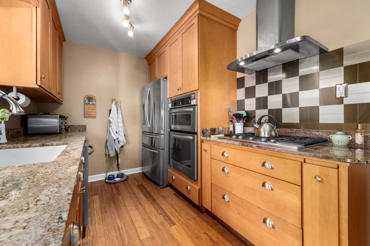 Detail Gallery Image 13 of 32 For 602 Acorn Ct, Pacific Grove,  CA 93950 - 2 Beds | 2 Baths