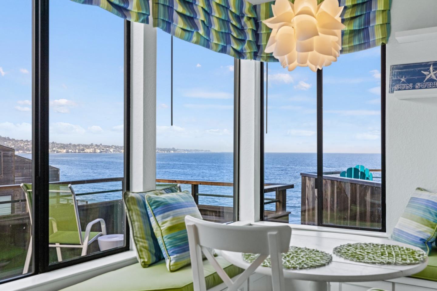 Detail Gallery Image 1 of 22 For 1 Surf Way #214,  Monterey,  CA 93940 - 1 Beds | 1 Baths