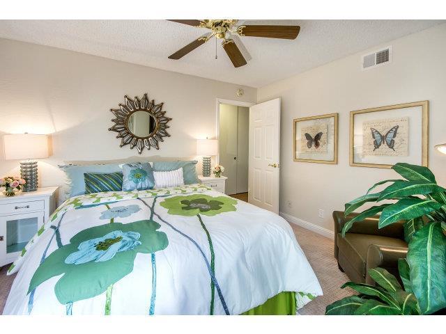 Detail Gallery Image 8 of 13 For 539 Anchor Cir, Redwood City,  CA 94065 - 2 Beds | 2 Baths