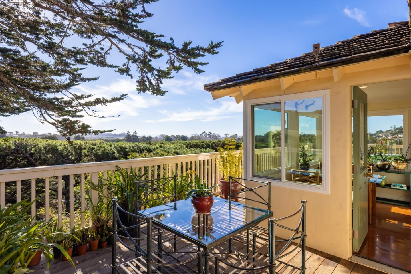 Detail Gallery Image 13 of 33 For 26217 Atherton Place, Carmel,  CA 93923 - 3 Beds | 2/1 Baths