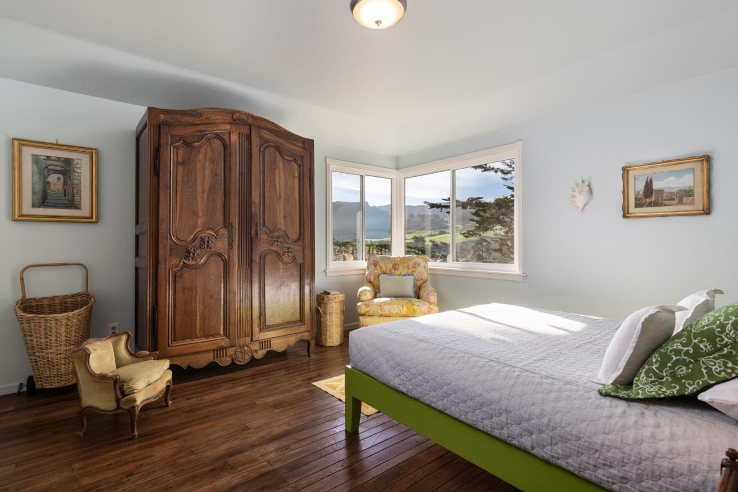 Detail Gallery Image 18 of 33 For 26217 Atherton Place, Carmel,  CA 93923 - 3 Beds | 2/1 Baths