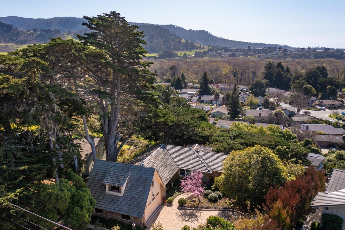 Detail Gallery Image 32 of 33 For 26217 Atherton Place, Carmel,  CA 93923 - 3 Beds | 2/1 Baths