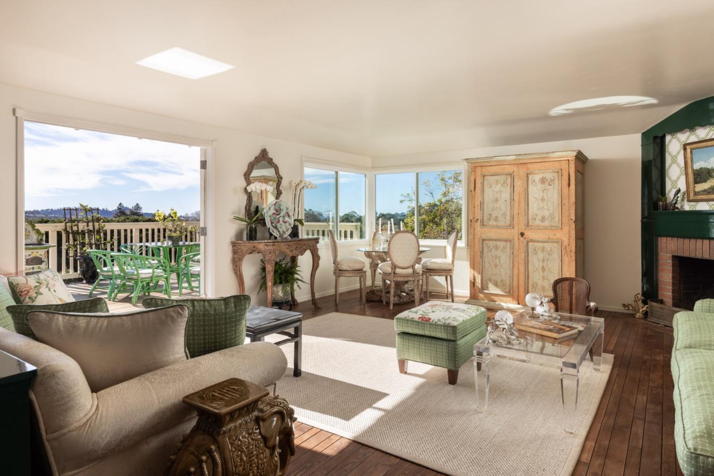 Detail Gallery Image 4 of 33 For 26217 Atherton Place, Carmel,  CA 93923 - 3 Beds | 2/1 Baths
