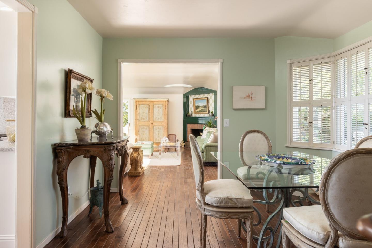 Detail Gallery Image 9 of 33 For 26217 Atherton Place, Carmel,  CA 93923 - 3 Beds | 2/1 Baths