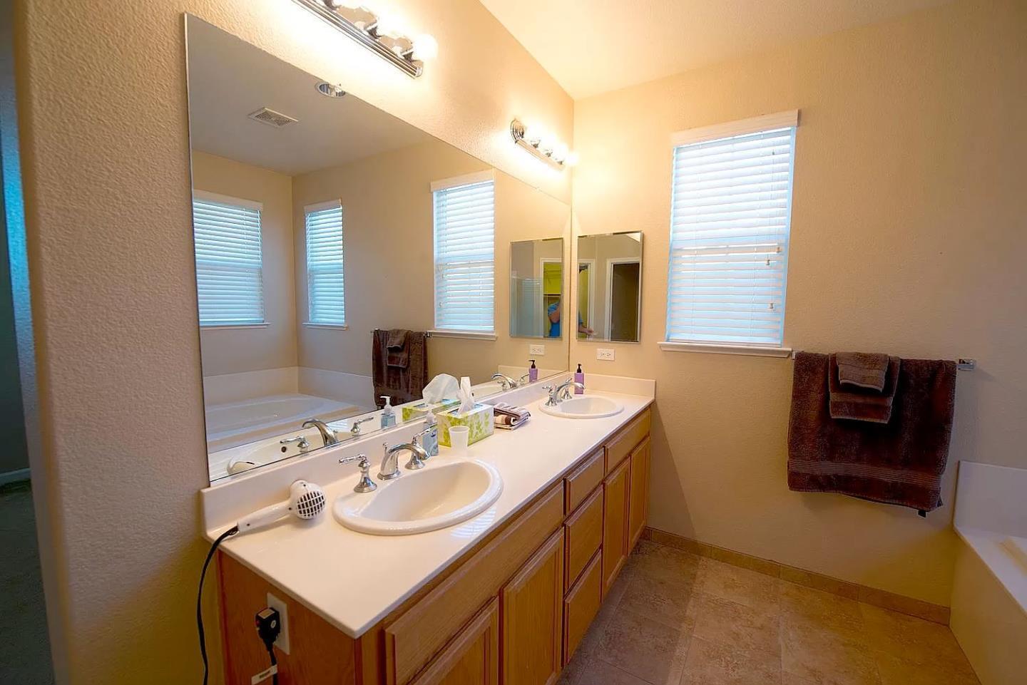 Detail Gallery Image 15 of 20 For 7953 Kipling Cir, Gilroy,  CA 95020 - 3 Beds | 2/1 Baths