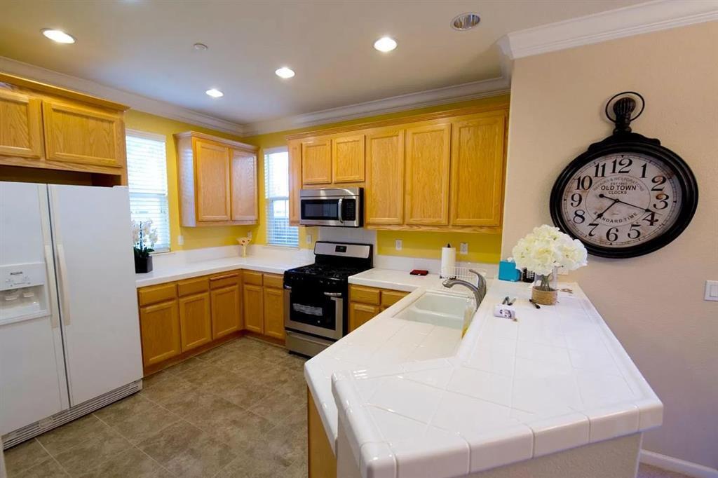 Detail Gallery Image 3 of 20 For 7953 Kipling Cir, Gilroy,  CA 95020 - 3 Beds | 2/1 Baths