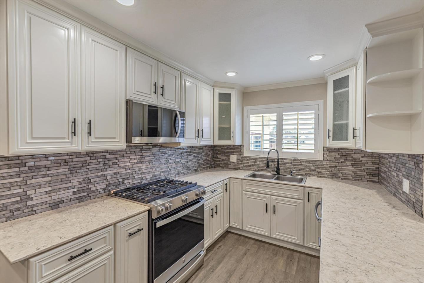 Detail Gallery Image 15 of 39 For 8401 East Ct, Gilroy,  CA 95020 - 3 Beds | 2 Baths