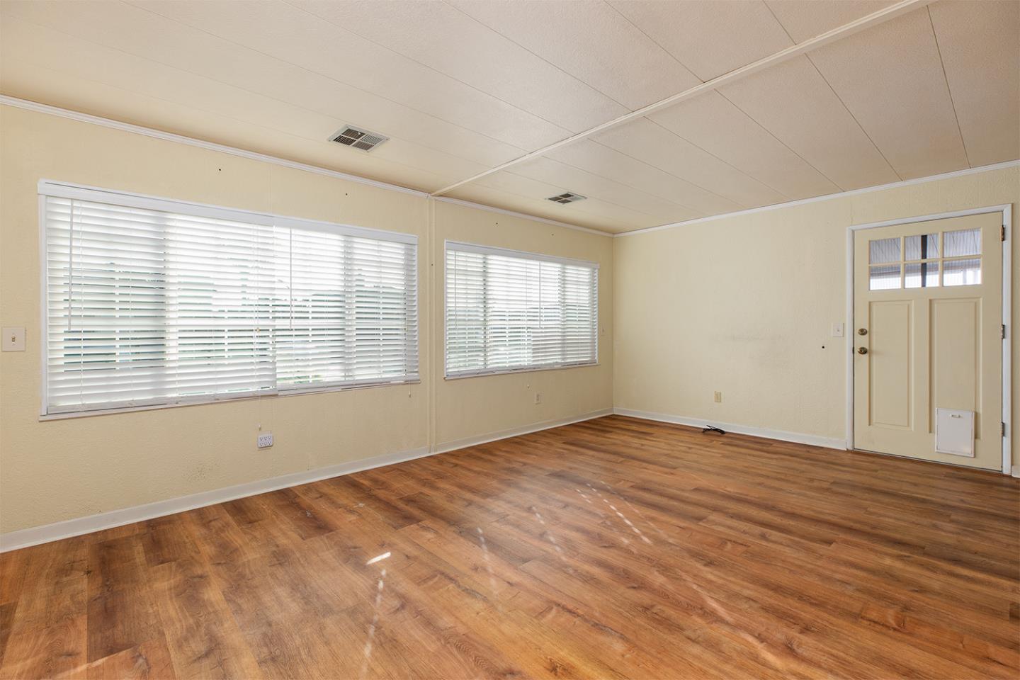 Detail Gallery Image 4 of 21 For 2155 Wharf Rd #12,  Capitola,  CA 95010 - 2 Beds | 2 Baths