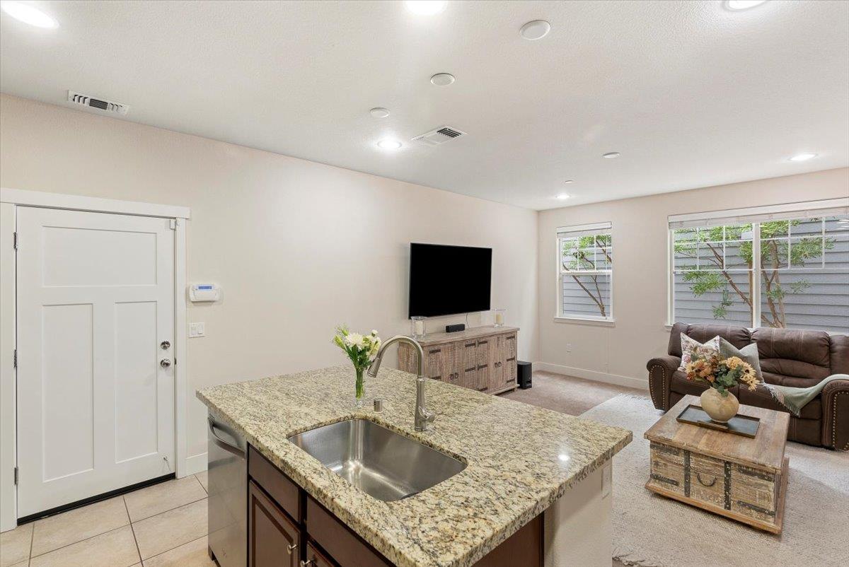 Detail Gallery Image 9 of 37 For 17715 Reynolds St, Marina,  CA 93933 - 3 Beds | 2/1 Baths