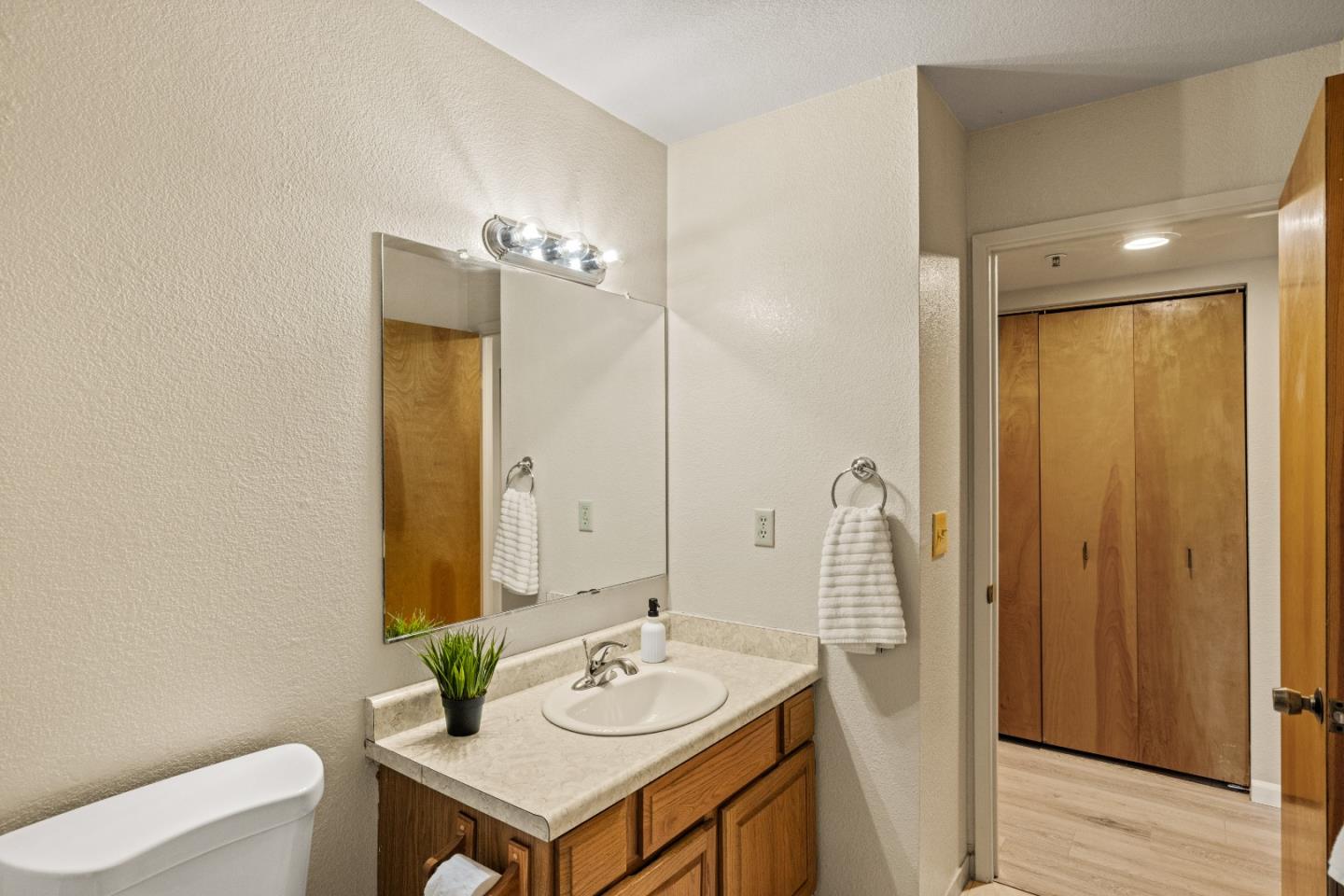 Detail Gallery Image 11 of 17 For 1470 Siler Ln, Seaside,  CA 93955 - 3 Beds | 2 Baths