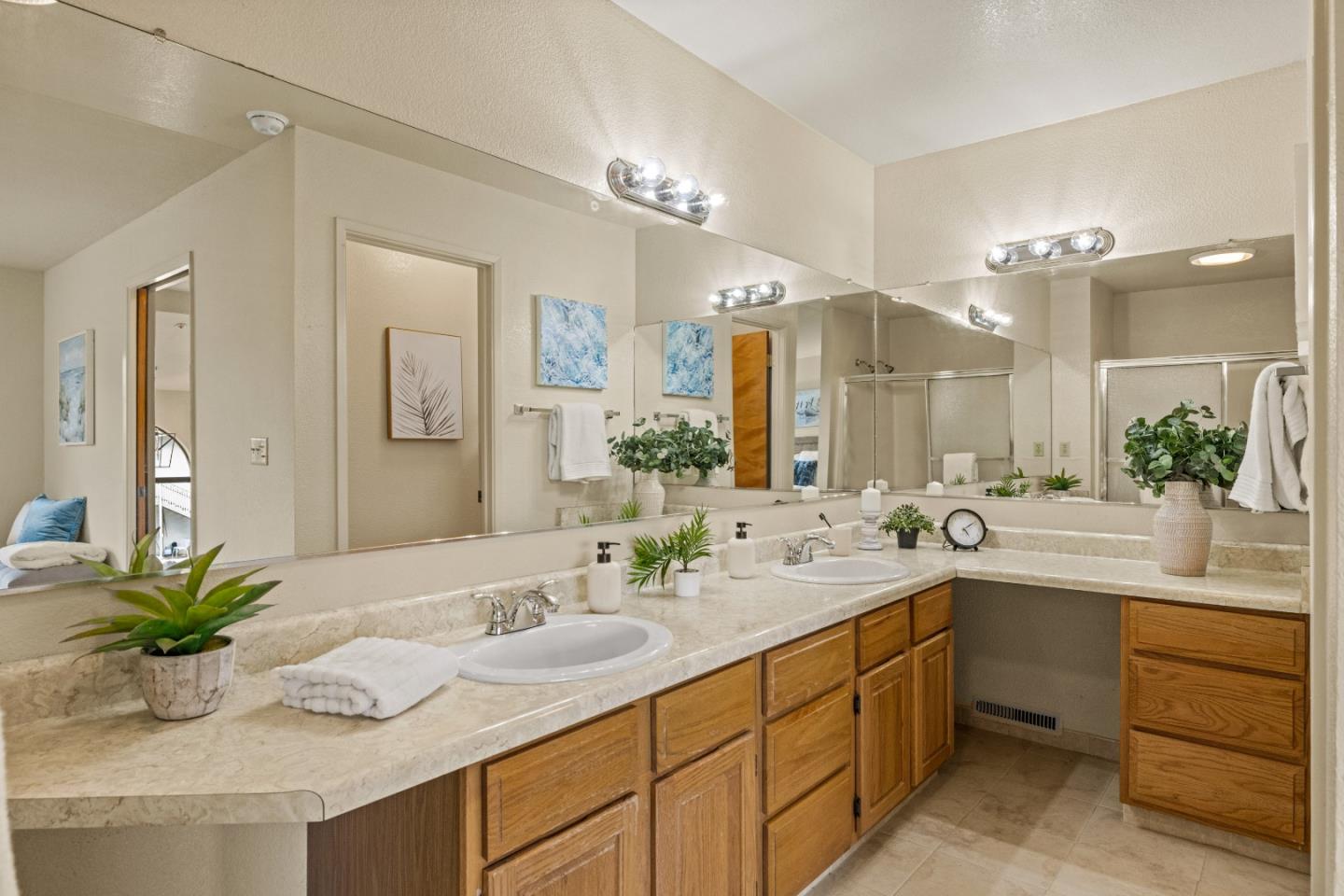 Detail Gallery Image 15 of 17 For 1470 Siler Ln, Seaside,  CA 93955 - 3 Beds | 2 Baths