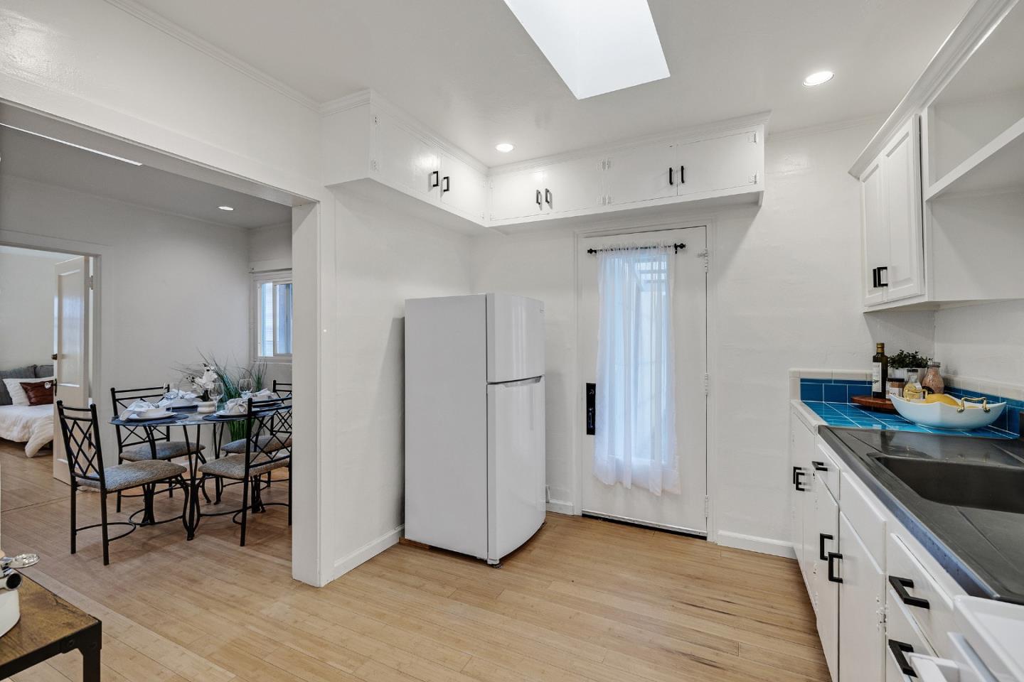 Detail Gallery Image 11 of 45 For 1219 Cedar St, Montara,  CA 94037 - 3 Beds | 2 Baths