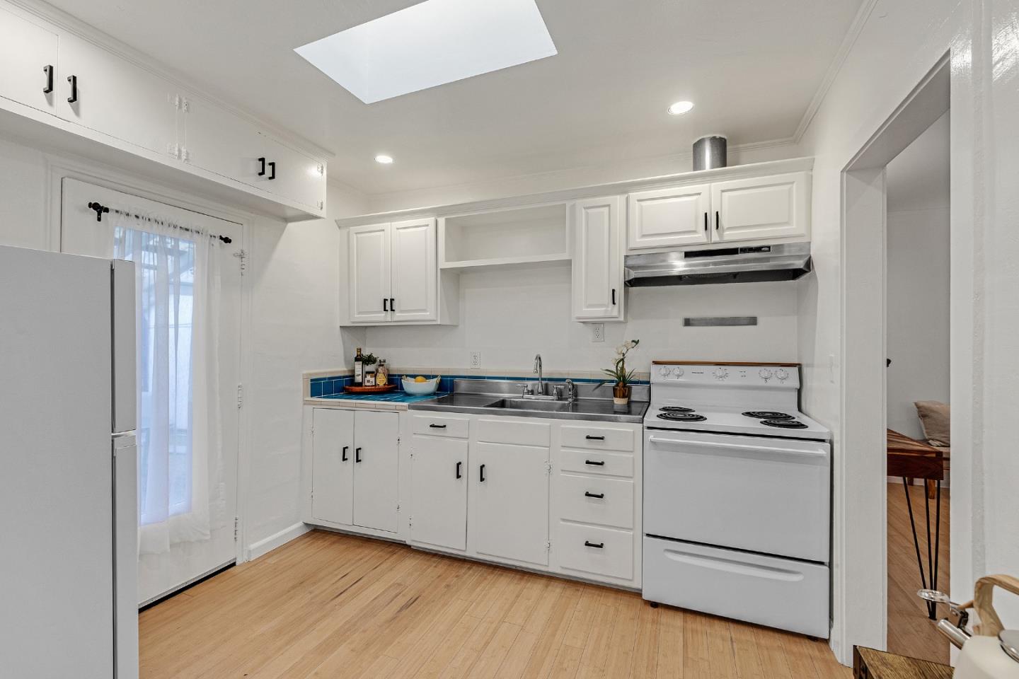 Detail Gallery Image 12 of 45 For 1219 Cedar St, Montara,  CA 94037 - 3 Beds | 2 Baths