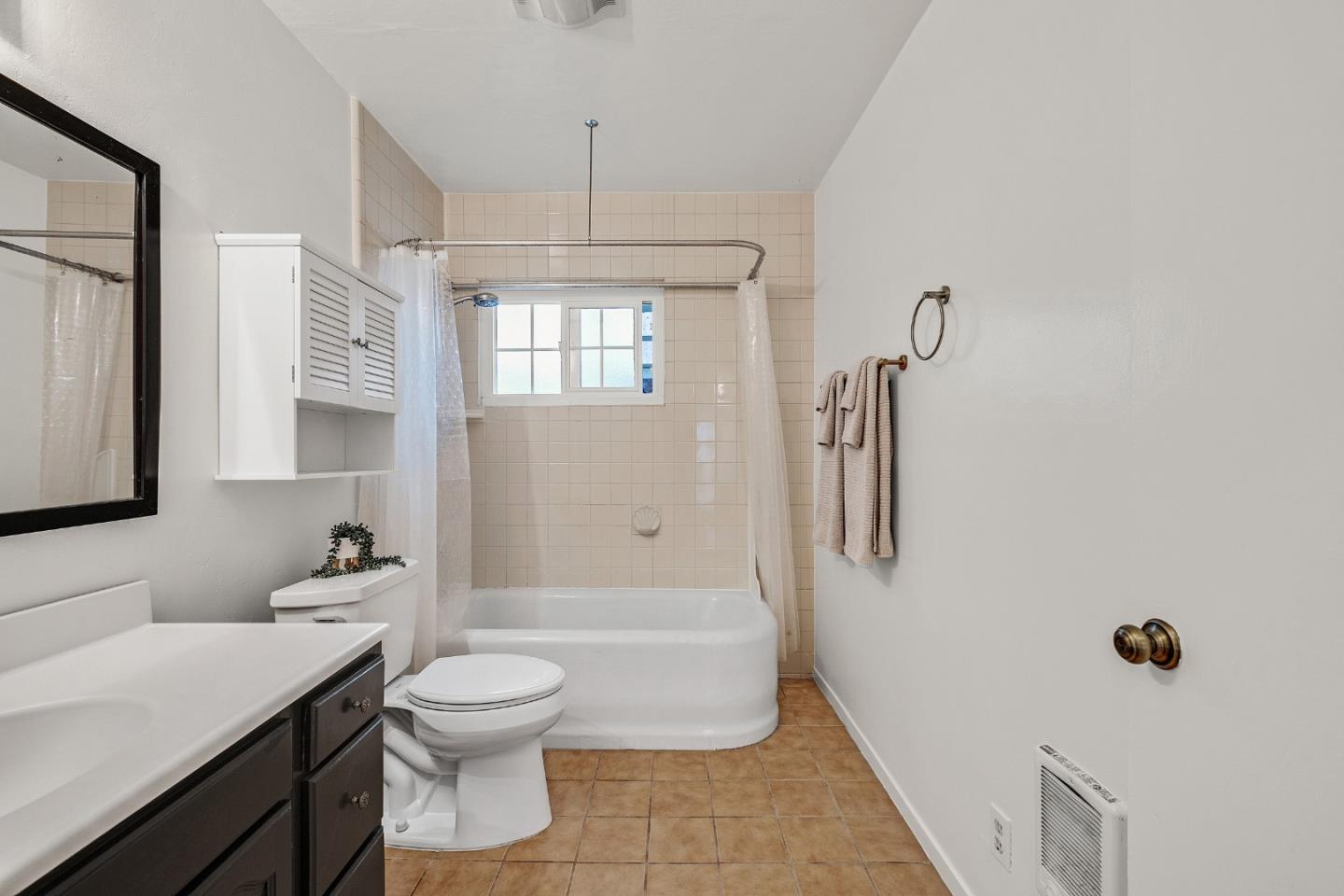 Detail Gallery Image 17 of 45 For 1219 Cedar St, Montara,  CA 94037 - 3 Beds | 2 Baths