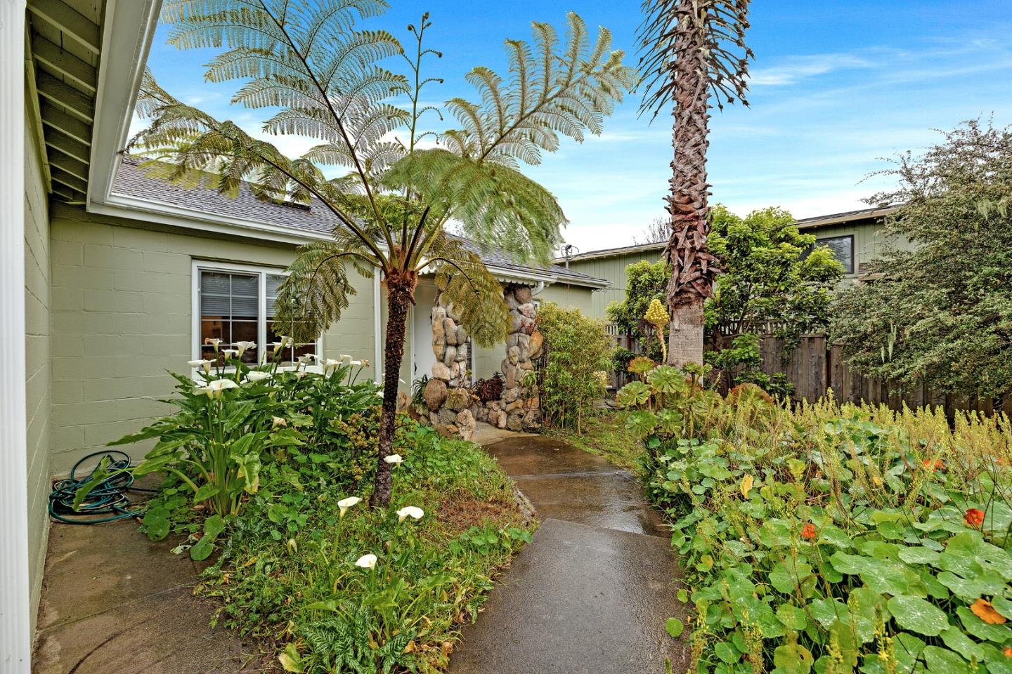 Detail Gallery Image 2 of 45 For 1219 Cedar St, Montara,  CA 94037 - 3 Beds | 2 Baths