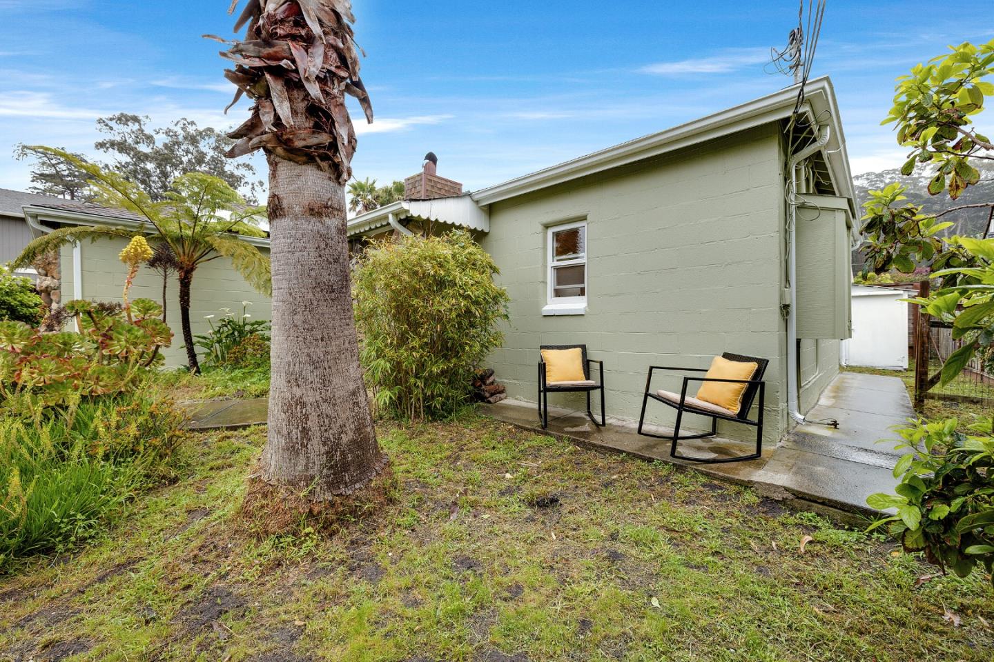 Detail Gallery Image 4 of 45 For 1219 Cedar St, Montara,  CA 94037 - 3 Beds | 2 Baths