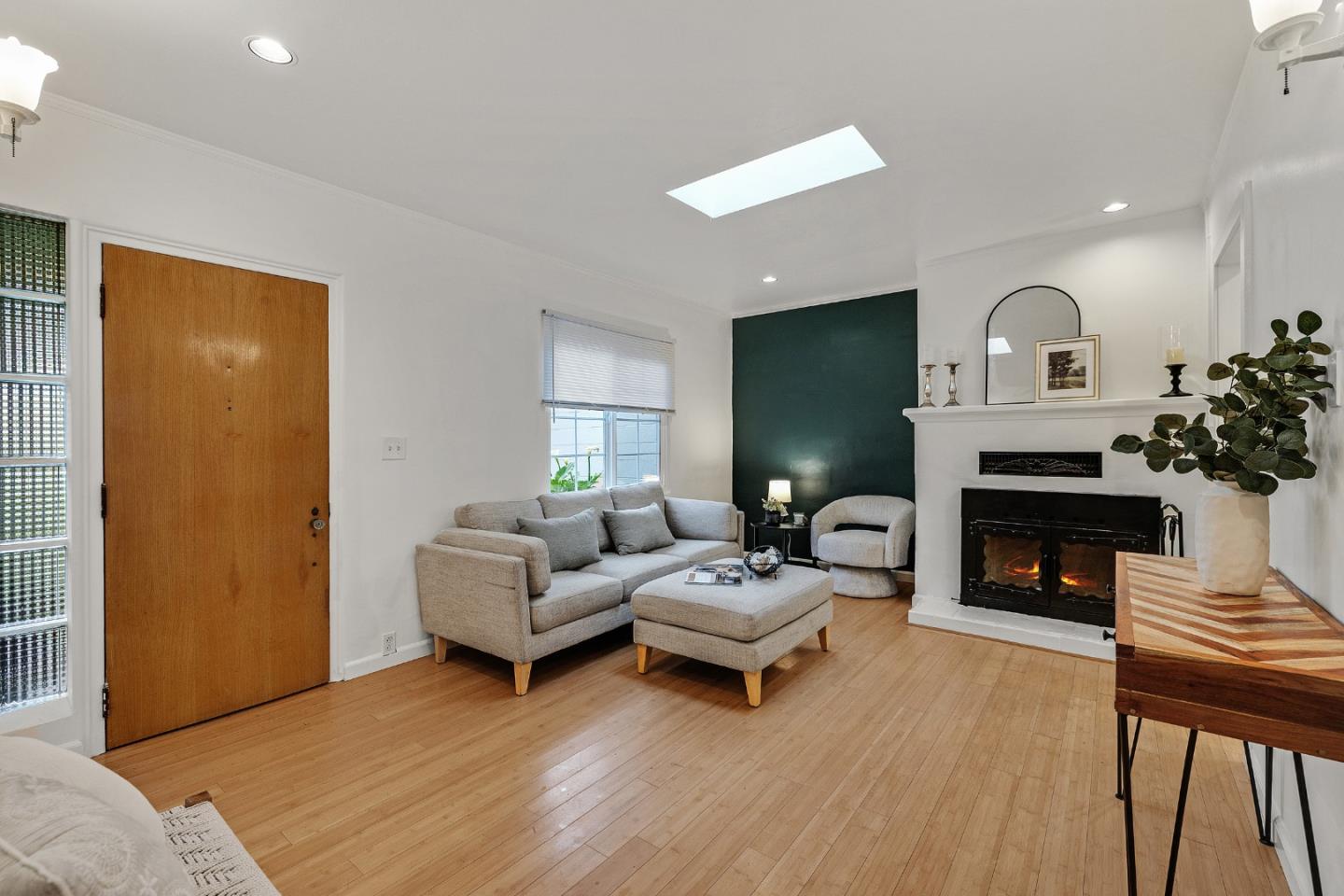 Detail Gallery Image 5 of 45 For 1219 Cedar St, Montara,  CA 94037 - 3 Beds | 2 Baths