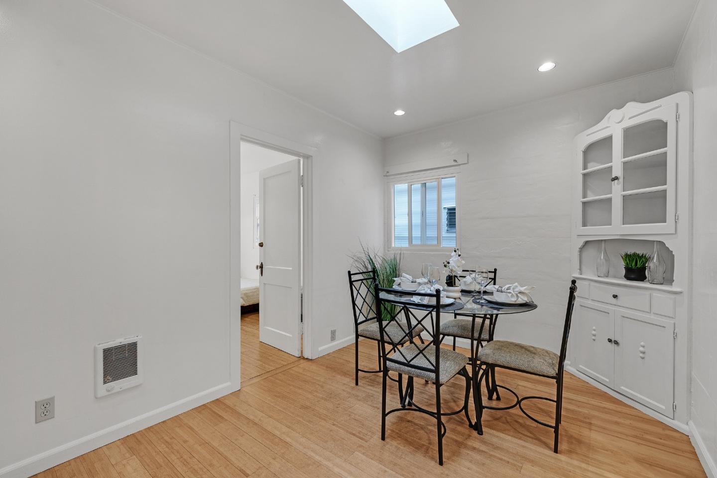 Detail Gallery Image 9 of 45 For 1219 Cedar St, Montara,  CA 94037 - 3 Beds | 2 Baths