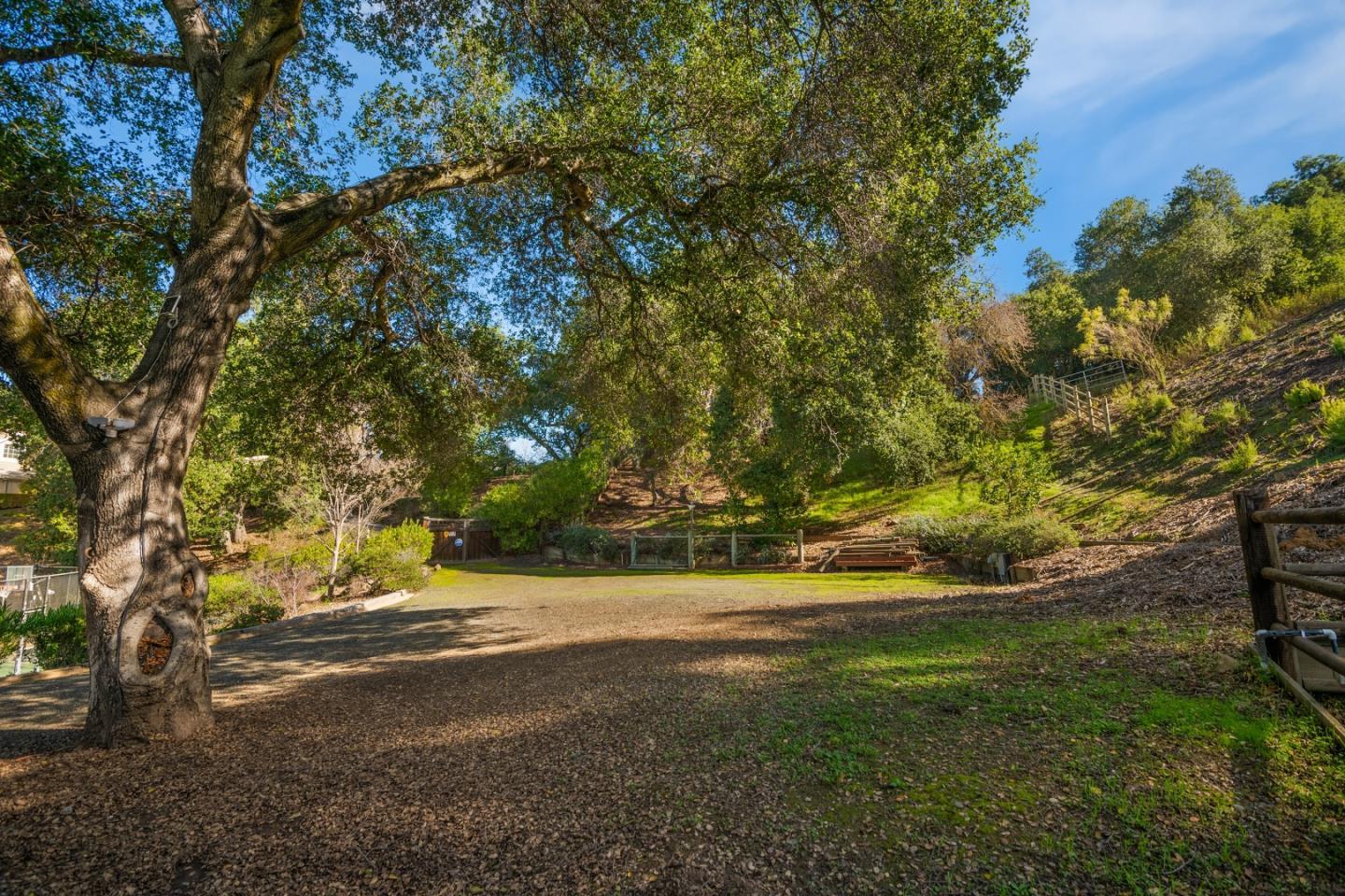 Detail Gallery Image 9 of 19 For 13398 Pierce Rd, Saratoga,  CA 95070 - – Beds | – Baths