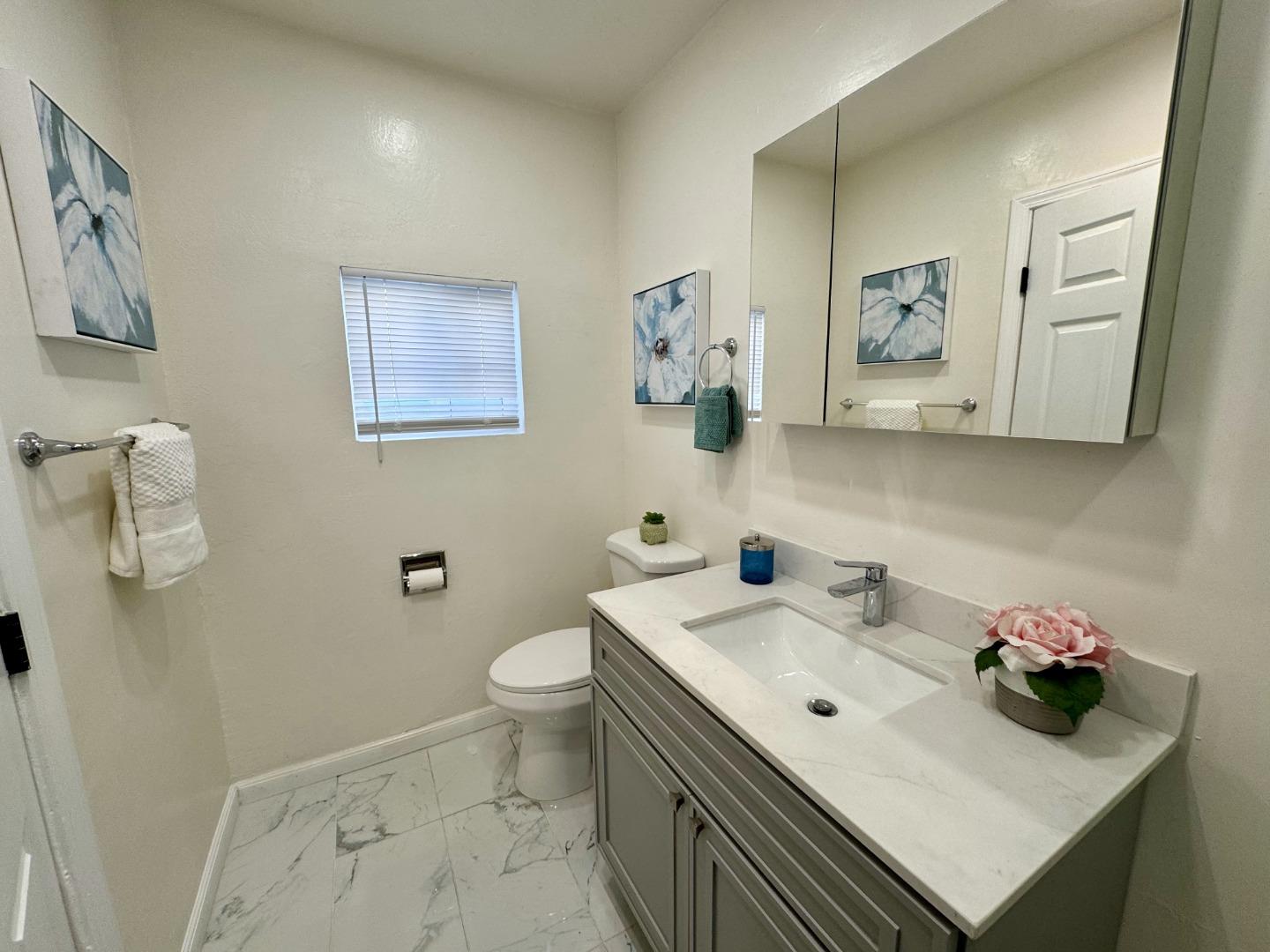 Detail Gallery Image 12 of 18 For 33161 5th St, Union City,  CA 94587 - 4 Beds | 2 Baths