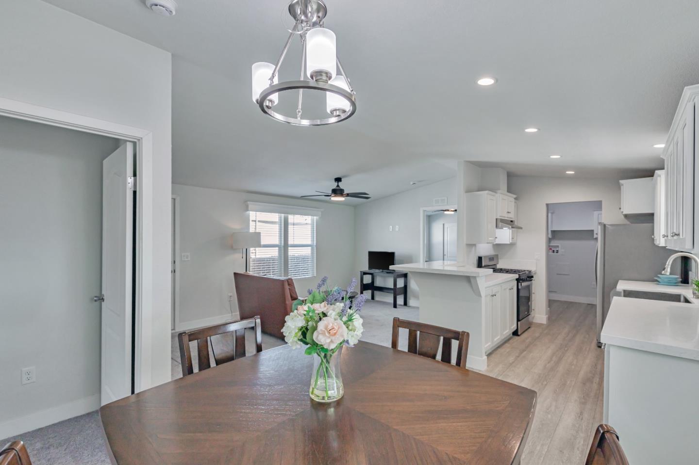Detail Gallery Image 17 of 39 For 26814 S Mooney Blvd #A8,  Visalia,  CA 93277 - 2 Beds | 2 Baths