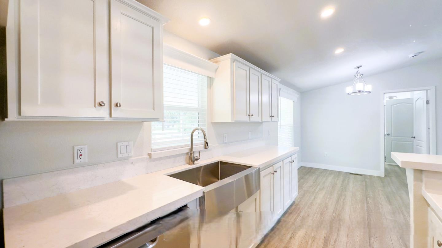 Detail Gallery Image 31 of 39 For 26814 S Mooney Blvd #A8,  Visalia,  CA 93277 - 2 Beds | 2 Baths