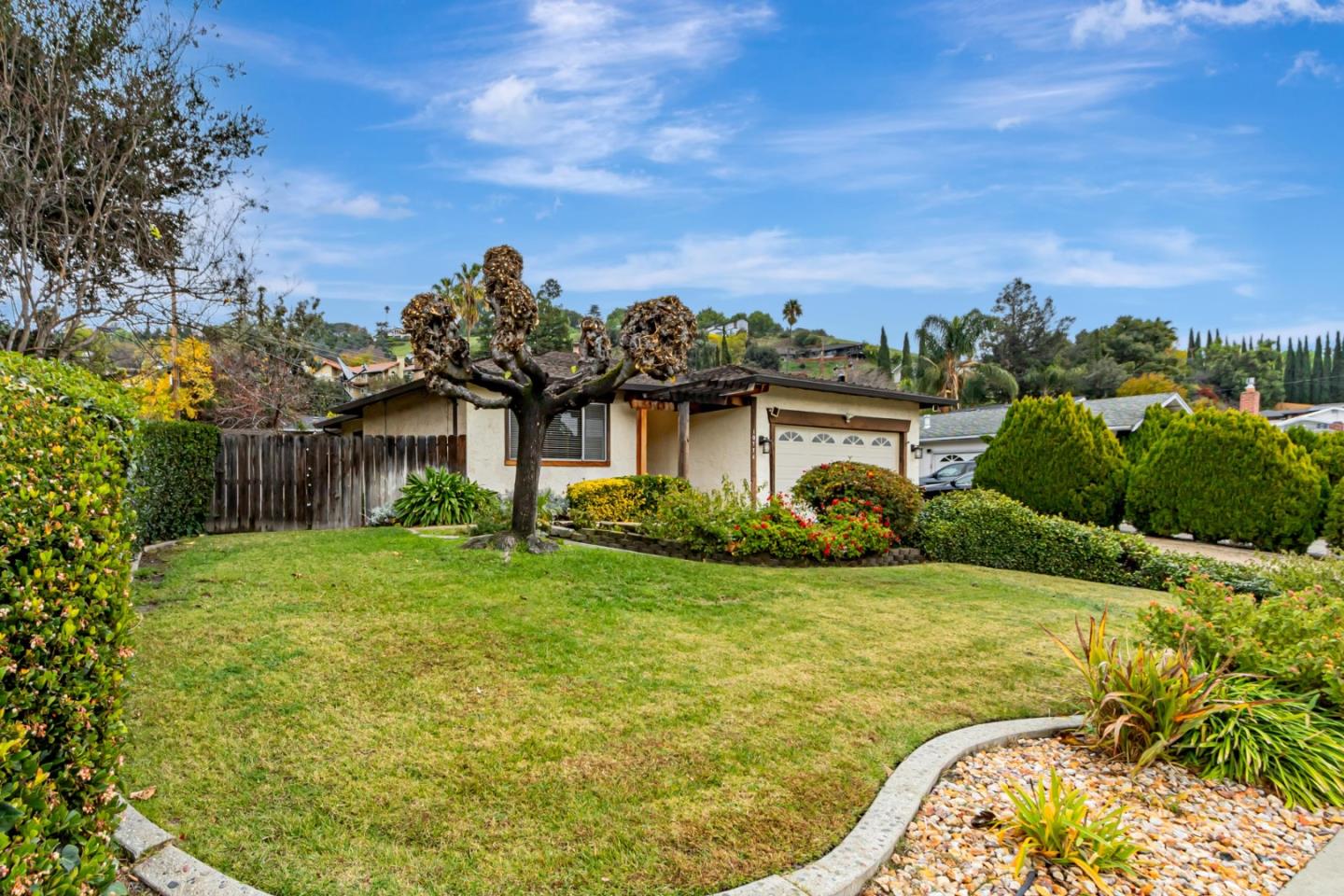 Detail Gallery Image 1 of 39 For 10774 Porter Ln, San Jose,  CA 95127 - 4 Beds | 2 Baths