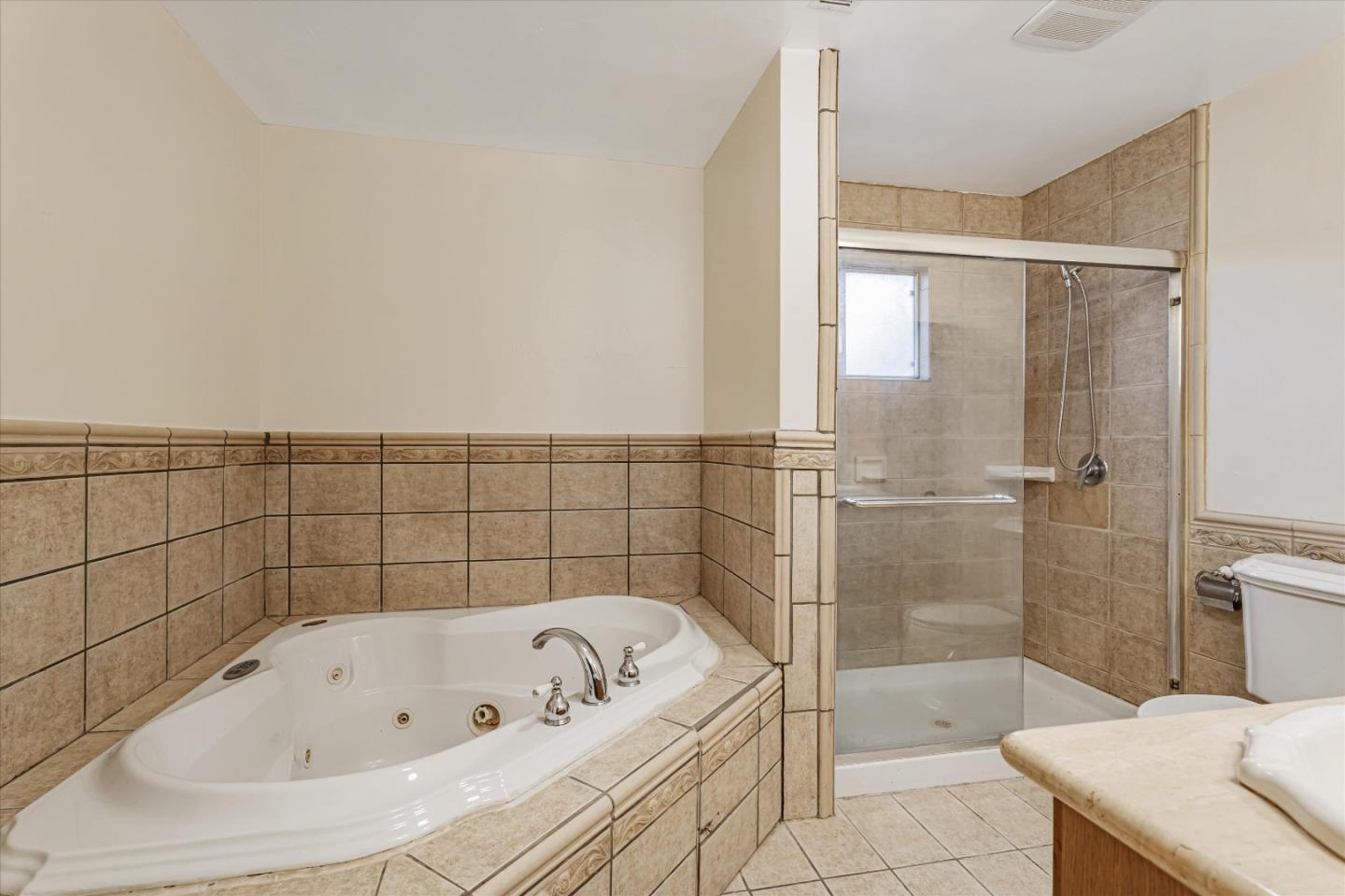 Detail Gallery Image 21 of 52 For 5052 Edenview Dr, San Jose,  CA 95111 - 3 Beds | 2/1 Baths