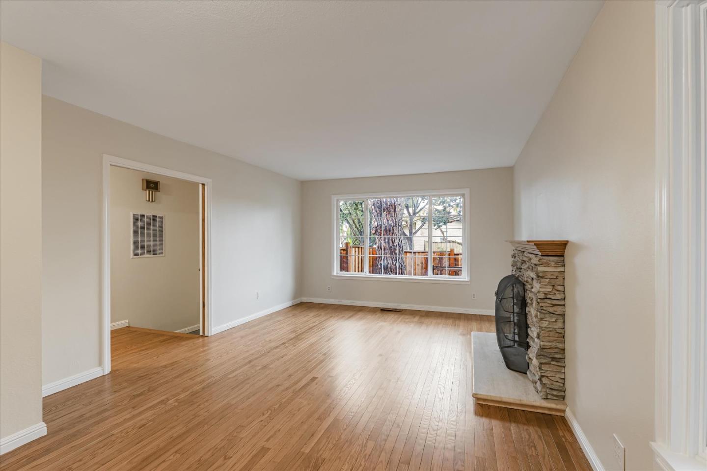 Detail Gallery Image 32 of 52 For 5052 Edenview Dr, San Jose,  CA 95111 - 3 Beds | 2/1 Baths