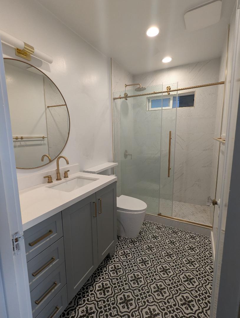 Detail Gallery Image 6 of 6 For 4379 Howe St #2,  Oakland,  CA 94611 - 2 Beds | 1 Baths