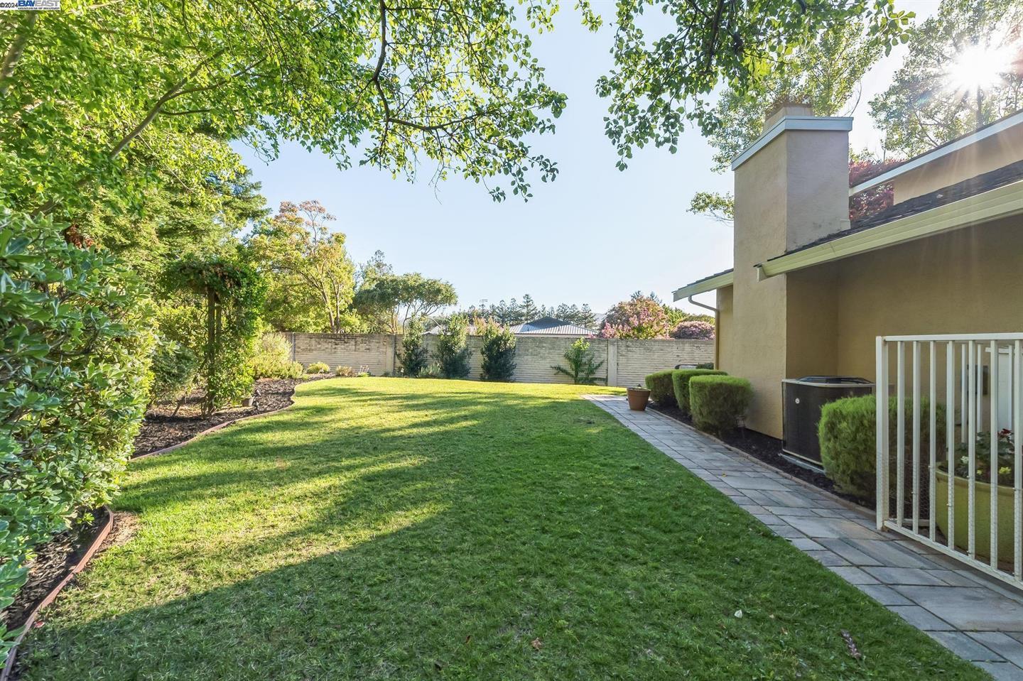 Detail Gallery Image 53 of 58 For 95 Lone Pine Ct, San Ramon,  CA 94582 - 3 Beds | 3/1 Baths