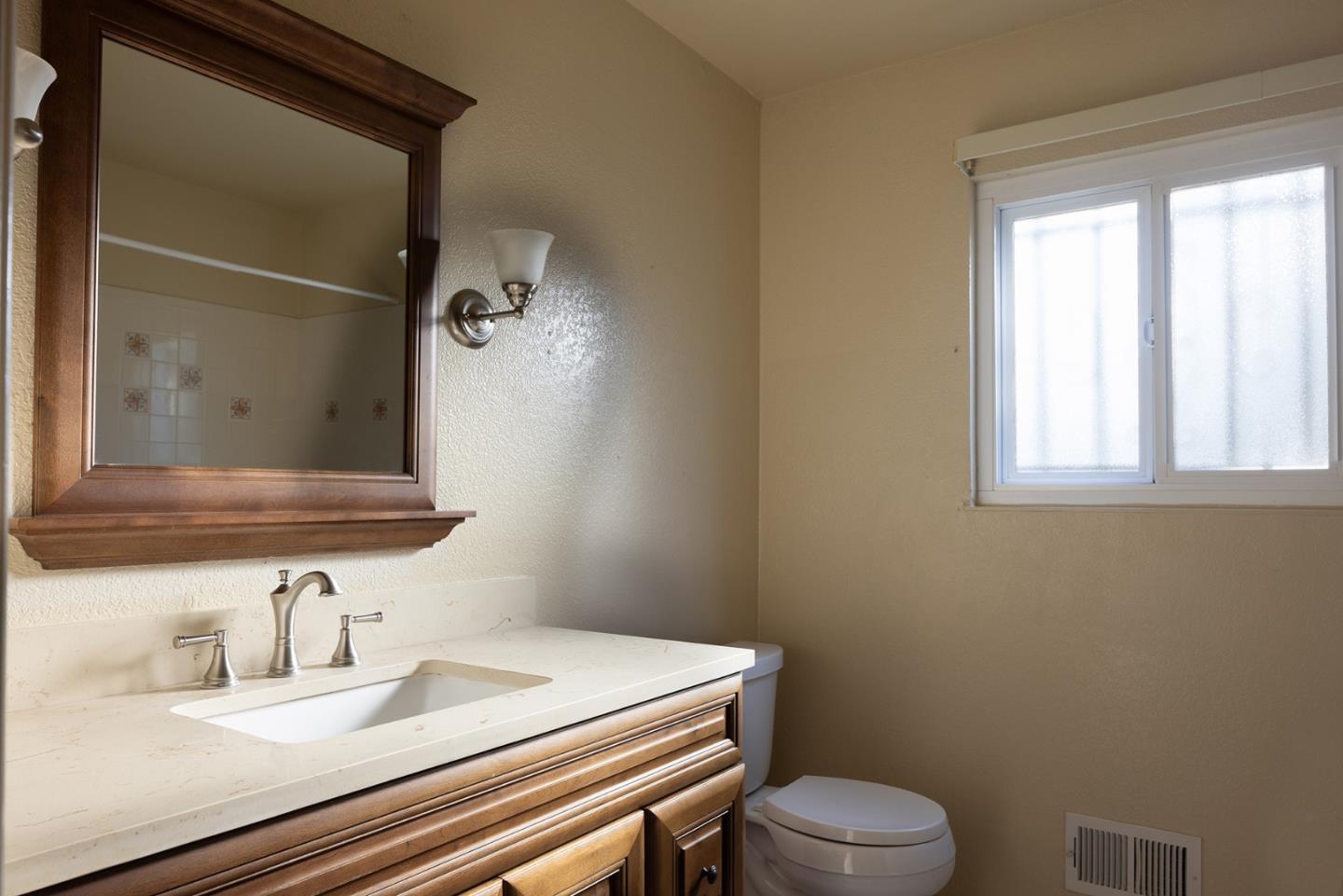 Detail Gallery Image 18 of 28 For 9791 Arrowleaf Trail, Salinas,  CA 93907 - 3 Beds | 2 Baths