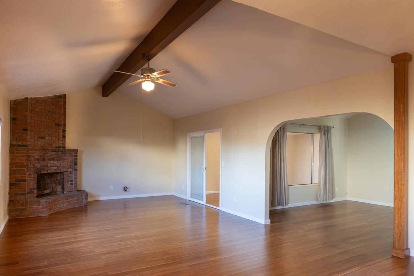 Detail Gallery Image 4 of 28 For 9791 Arrowleaf Trail, Salinas,  CA 93907 - 3 Beds | 2 Baths