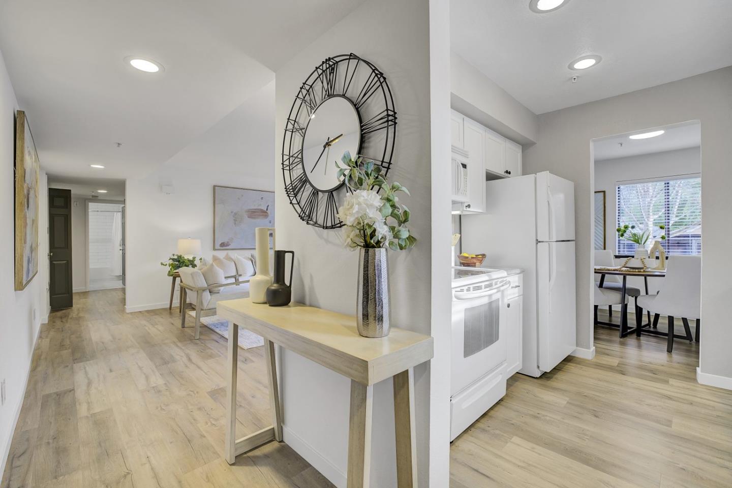 Detail Gallery Image 10 of 42 For 3073 Middlefield Rd #101,  Palo Alto,  CA 94306 - 1 Beds | 1 Baths