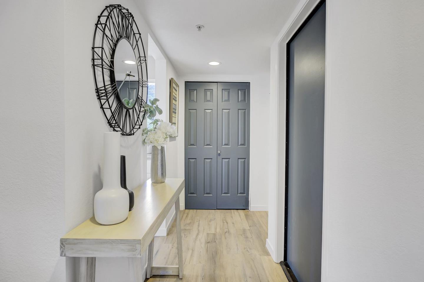 Detail Gallery Image 11 of 42 For 3073 Middlefield Rd #101,  Palo Alto,  CA 94306 - 1 Beds | 1 Baths