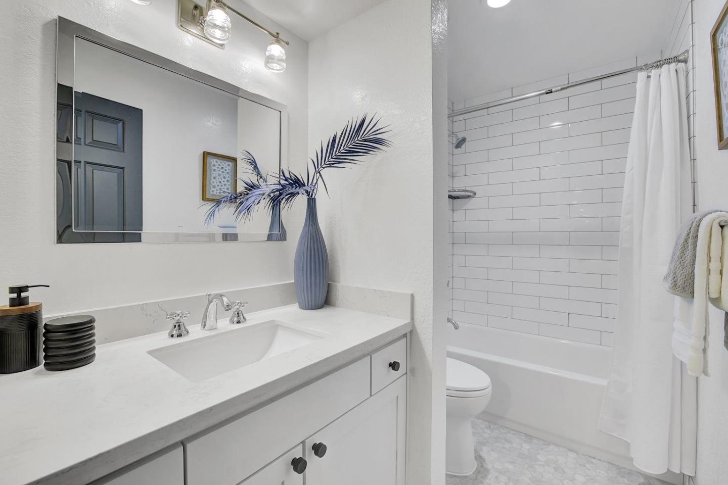 Detail Gallery Image 25 of 42 For 3073 Middlefield Rd #101,  Palo Alto,  CA 94306 - 1 Beds | 1 Baths