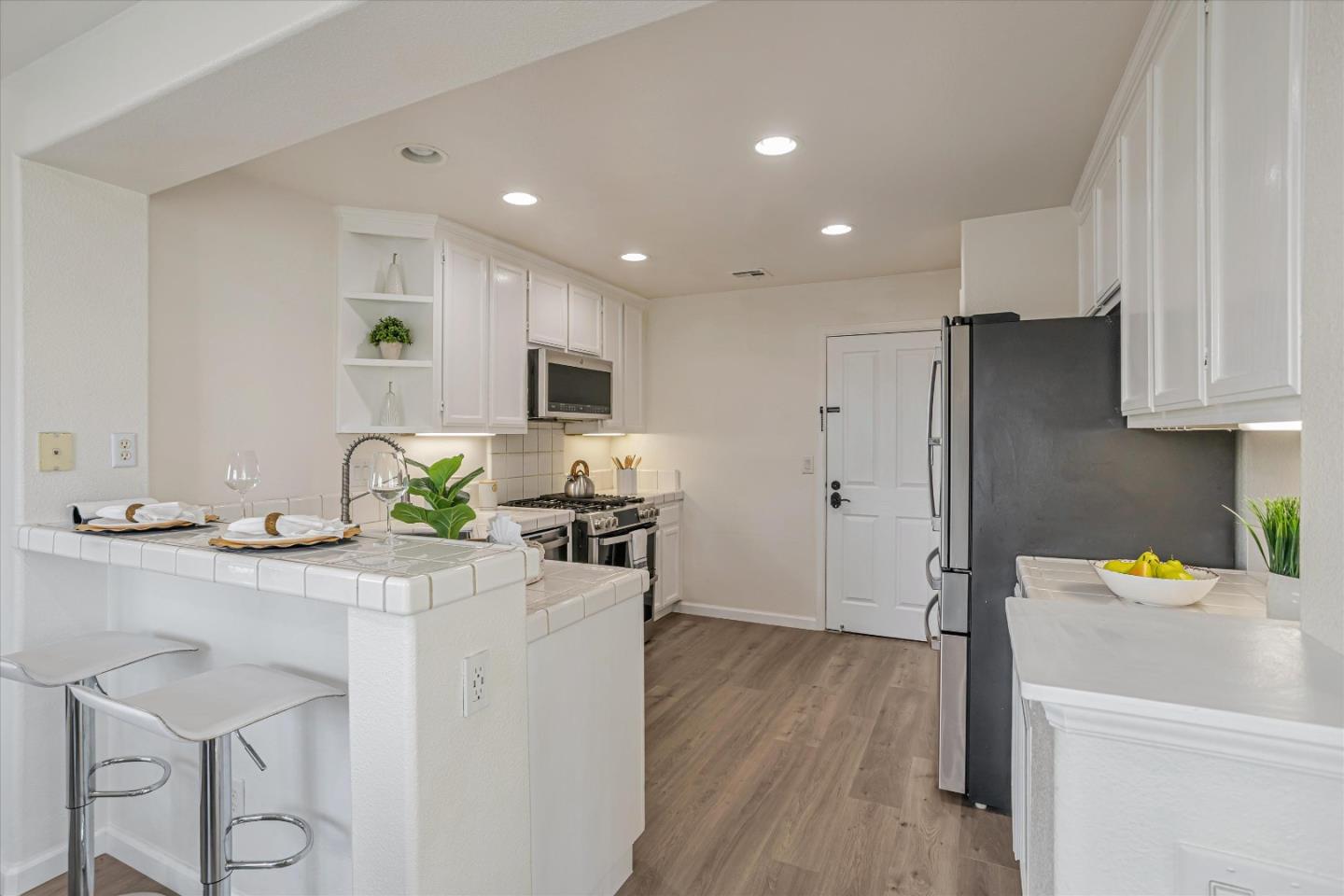 Detail Gallery Image 13 of 46 For 3391 Strada Circolare, San Jose,  CA 95135 - 3 Beds | 2/1 Baths