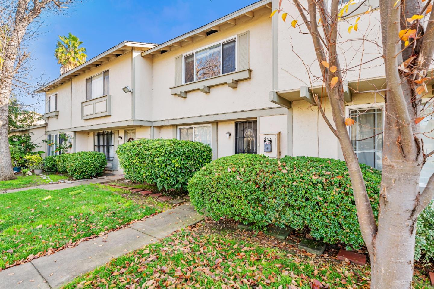 Detail Gallery Image 3 of 36 For 566 7 Trees Village Way, San Jose,  CA 95111 - 3 Beds | 1/1 Baths