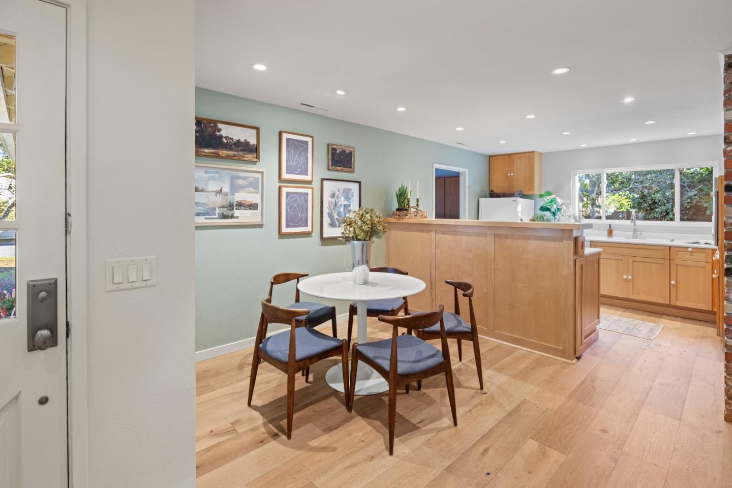 Detail Gallery Image 9 of 49 For 26571 Aspen Pl, Carmel,  CA 93923 - 3 Beds | 2 Baths