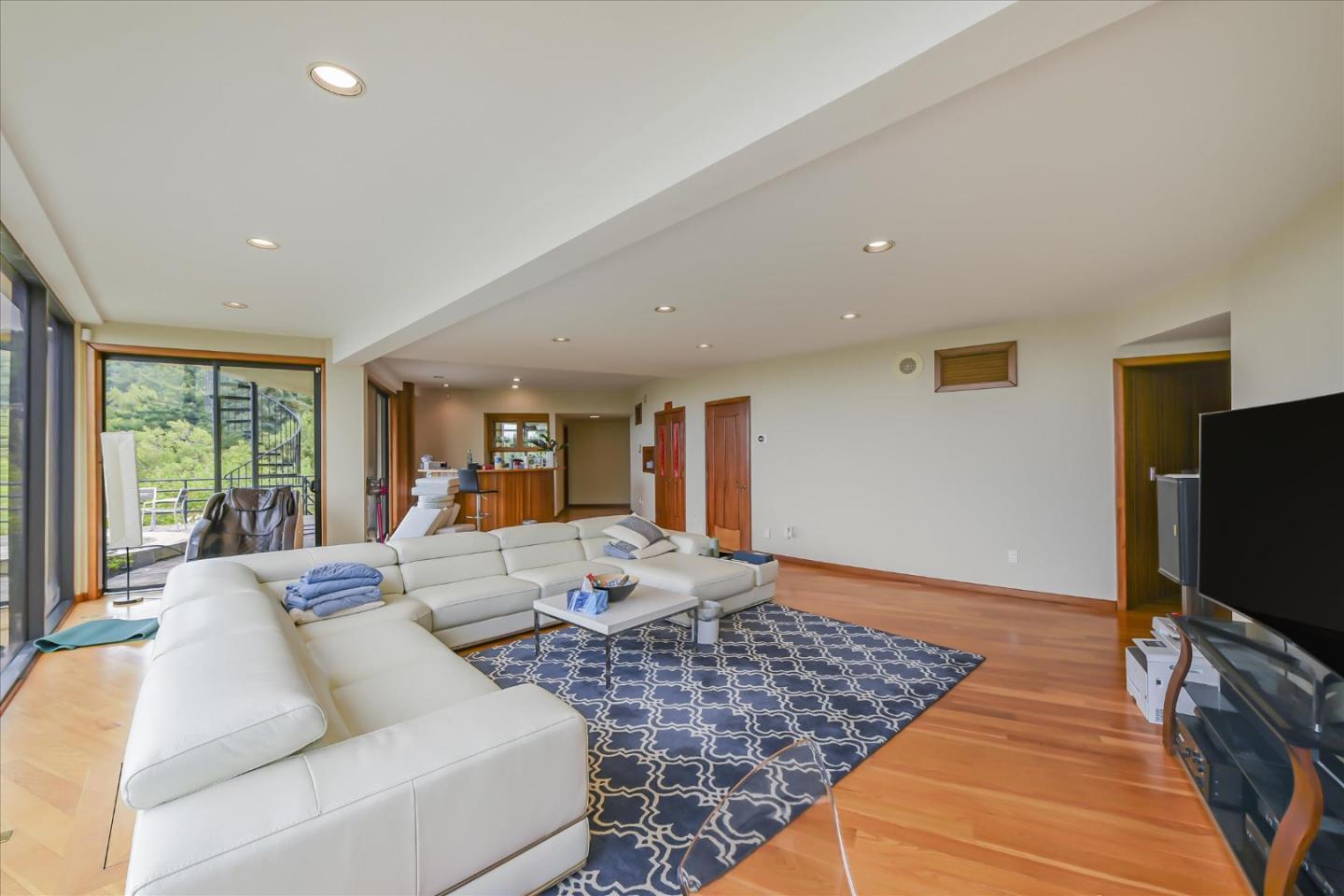 Detail Gallery Image 15 of 47 For 15345 Bohlman Rd, Saratoga,  CA 95070 - 5 Beds | 6/1 Baths