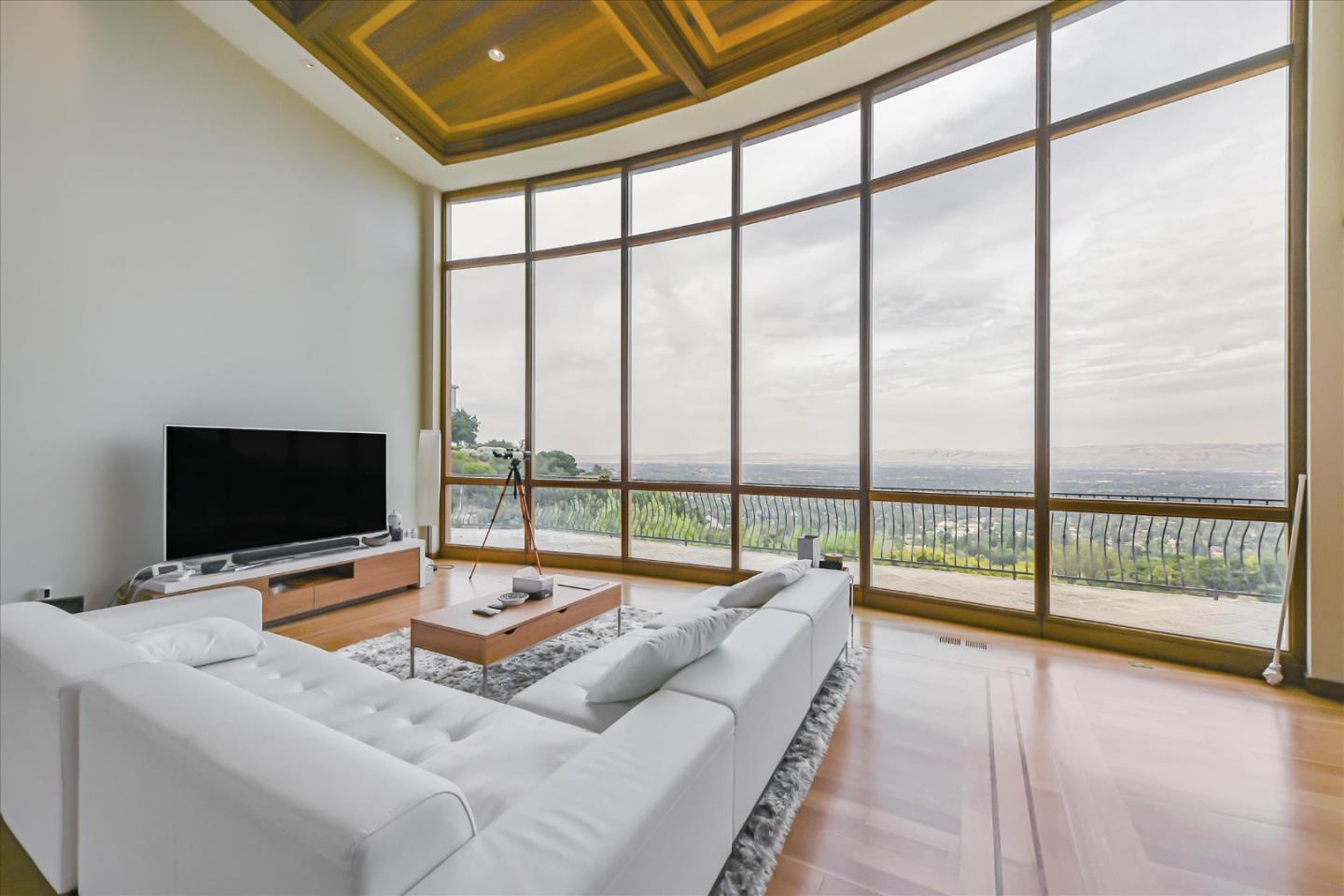 Detail Gallery Image 5 of 47 For 15345 Bohlman Rd, Saratoga,  CA 95070 - 5 Beds | 6/1 Baths
