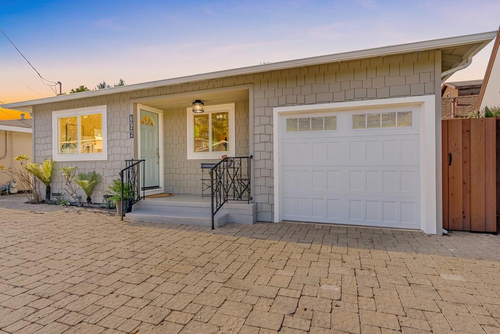 Detail Gallery Image 1 of 36 For 1795 48th Ave, Capitola,  CA 95010 - 3 Beds | 1 Baths