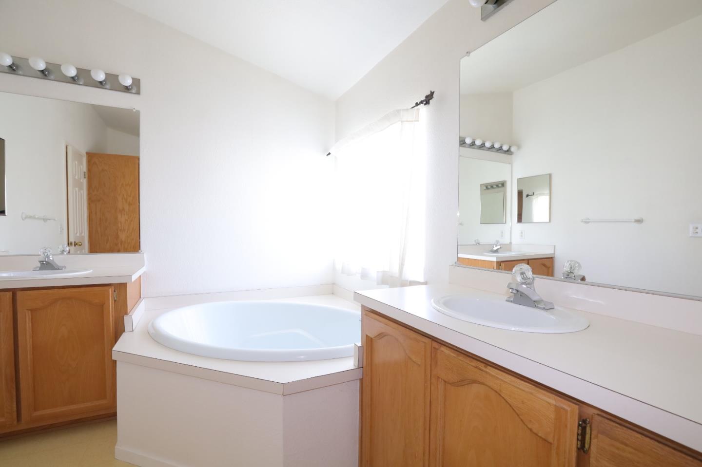 Detail Gallery Image 20 of 22 For 1225 Vienna Dr #904,  Sunnyvale,  CA 94089 - 3 Beds | 2 Baths