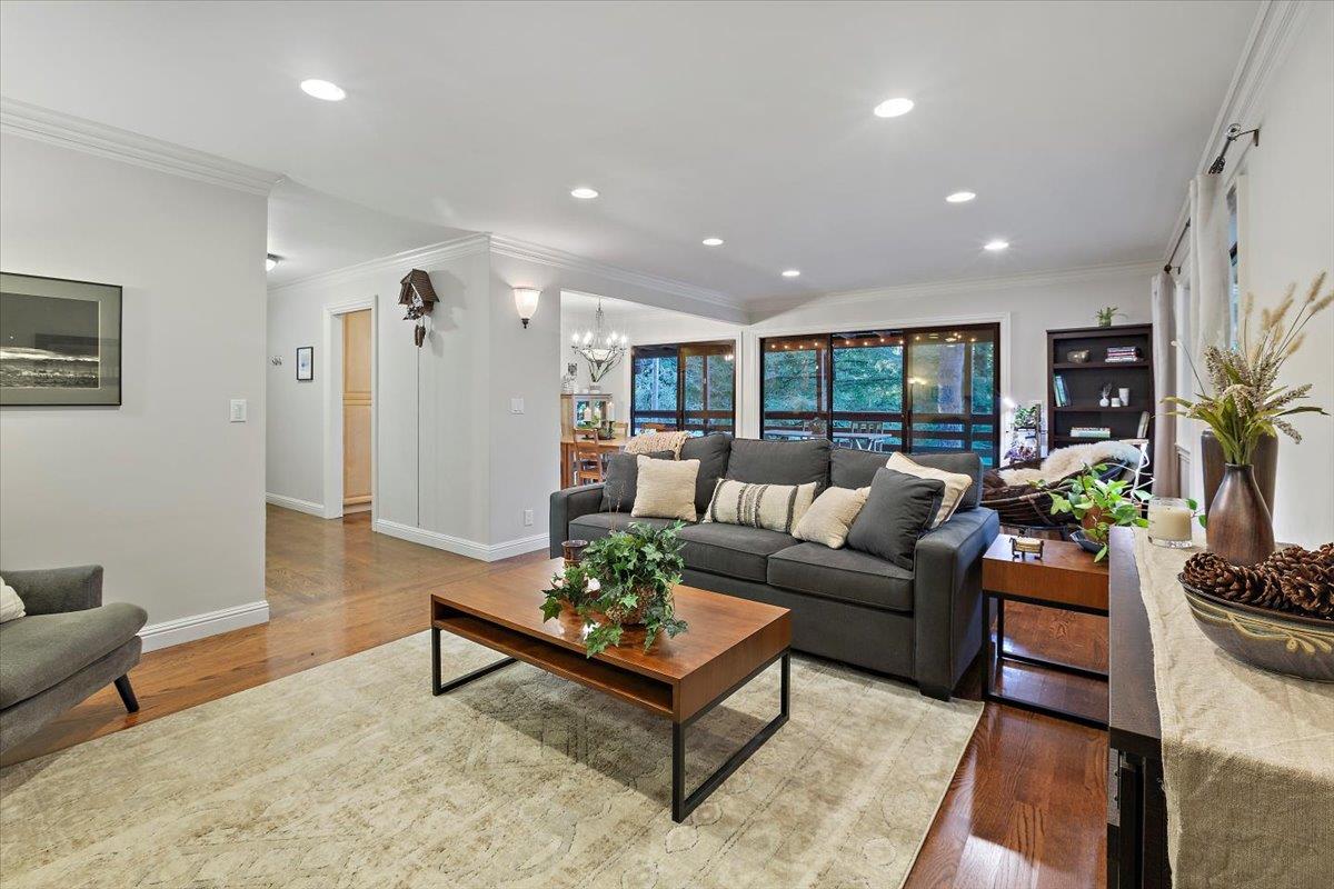 Detail Gallery Image 6 of 38 For 26145 Pierce Rd, Los Gatos,  CA 95033 - 3 Beds | 2/1 Baths