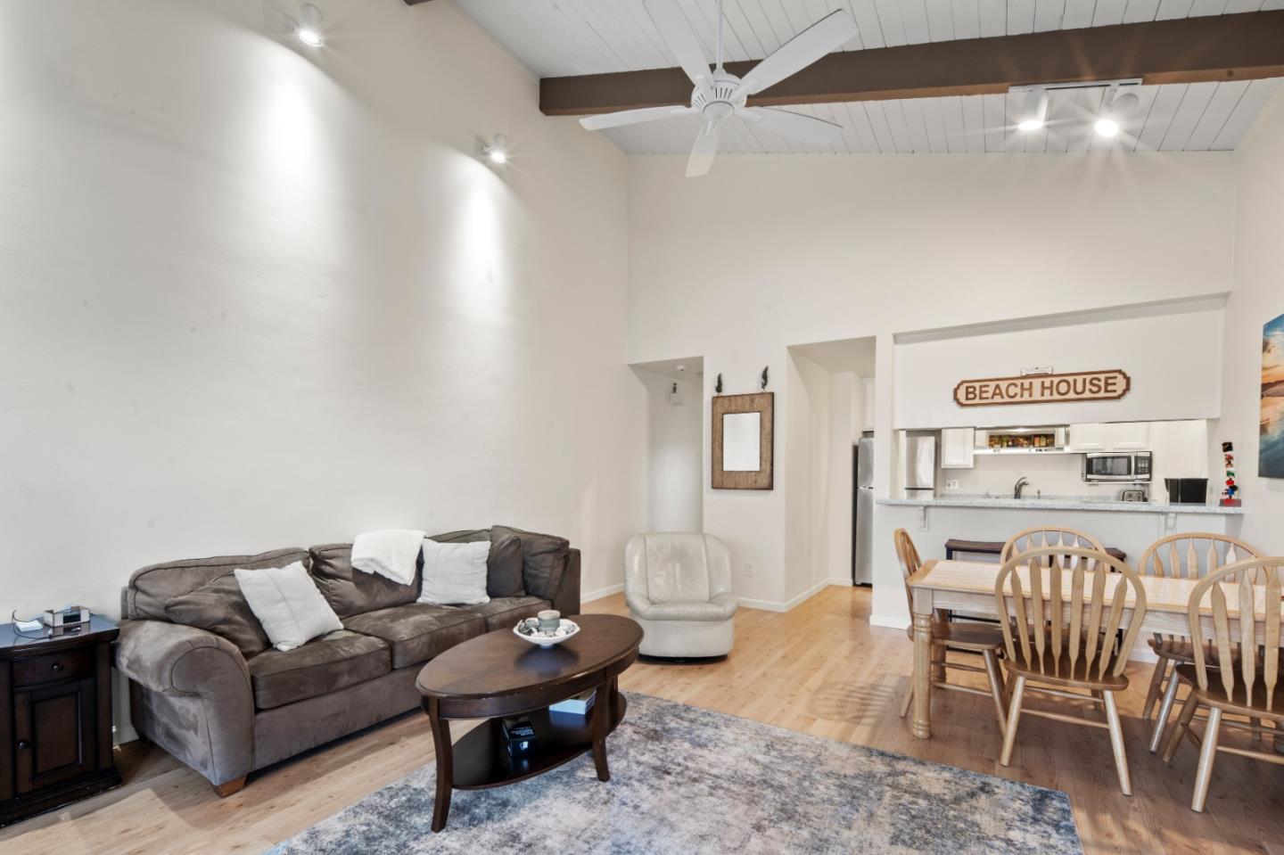Detail Gallery Image 6 of 22 For 1 Surf Way #228,  Monterey,  CA 93940 - 2 Beds | 2 Baths